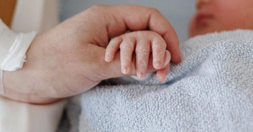 US birth rates drop to another record low