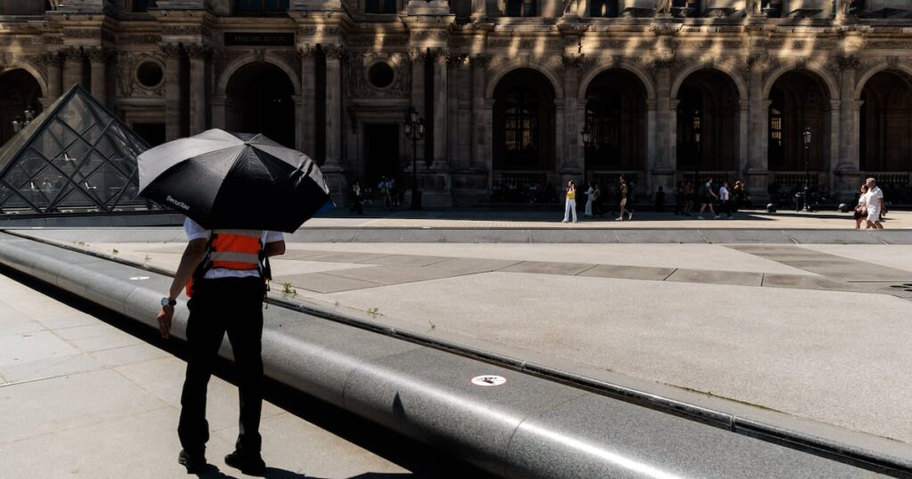 Temperatures to peak on Monday and Tuesday as heat dome hits Europe – The Irish Times Temperatures to peak on Monday and Tuesday as heat dome hits Europe – The Irish Times