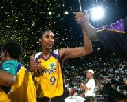 Sparks to Honor Lisa Leslie with Crypto.com Arena Statue Sparks to Honor Lisa Leslie with Crypto.com Arena Statue