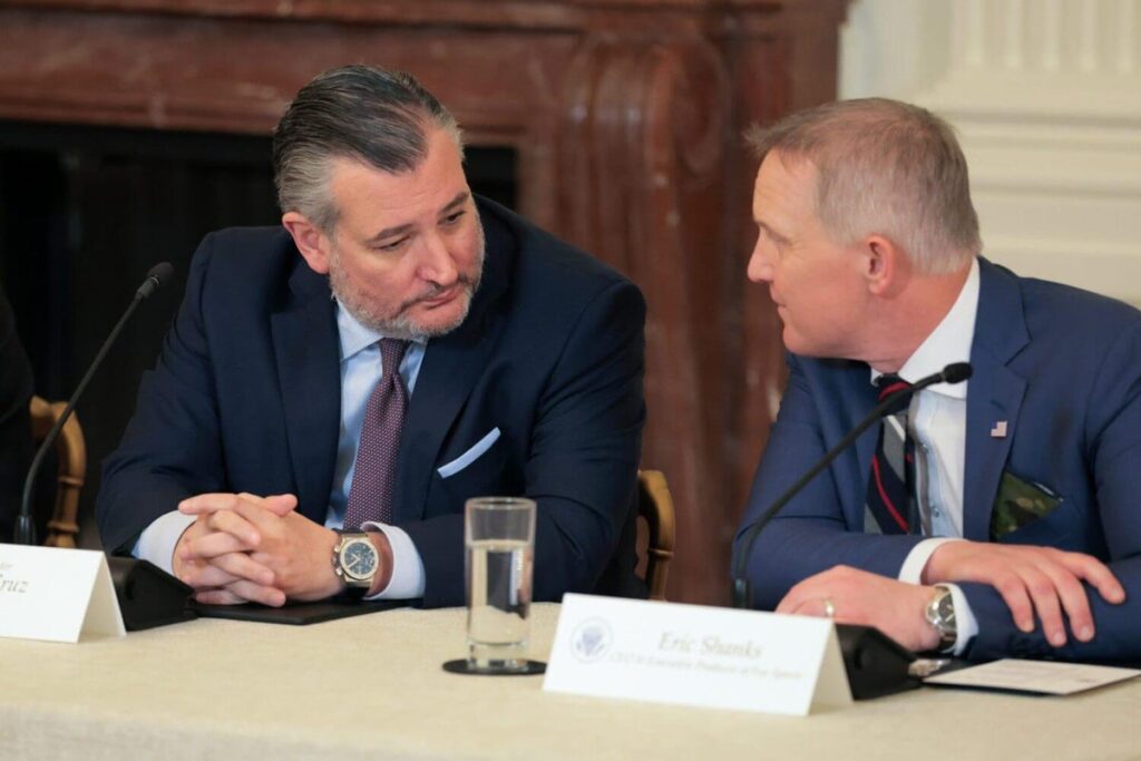 Sens. Ted Cruz, Maria Cantwell announce bipartisan bill aimed at stabilizing college sports Sens. Ted Cruz, Maria Cantwell announce bipartisan bill aimed at stabilizing college sports