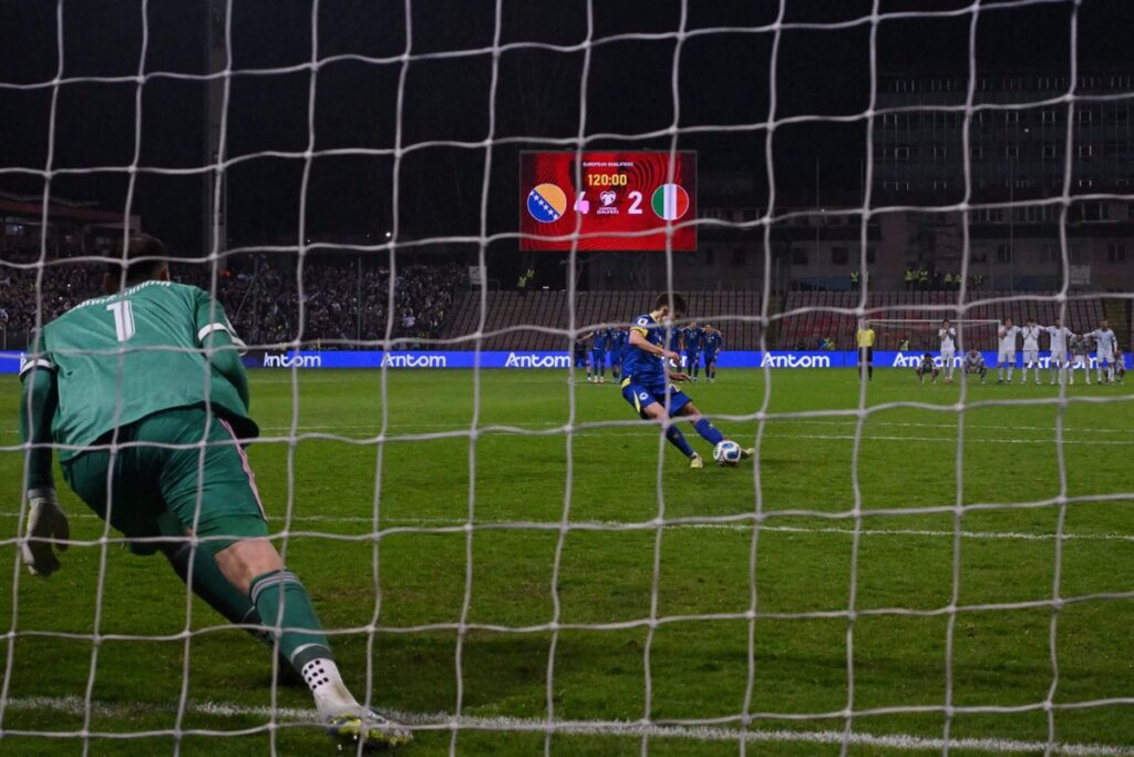 Wisconsin’s Bajraktarevic crushes Italy dreams, sends Bosnia-Herzegovina to World Cup Wisconsin’s Bajraktarevic crushes Italy dreams, sends Bosnia-Herzegovina to World Cup