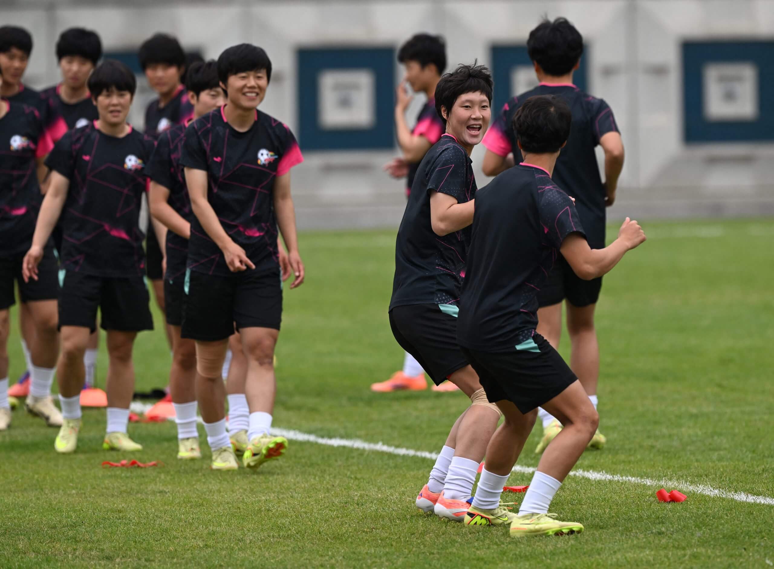 Naegohyang's players during a training session in Suwon