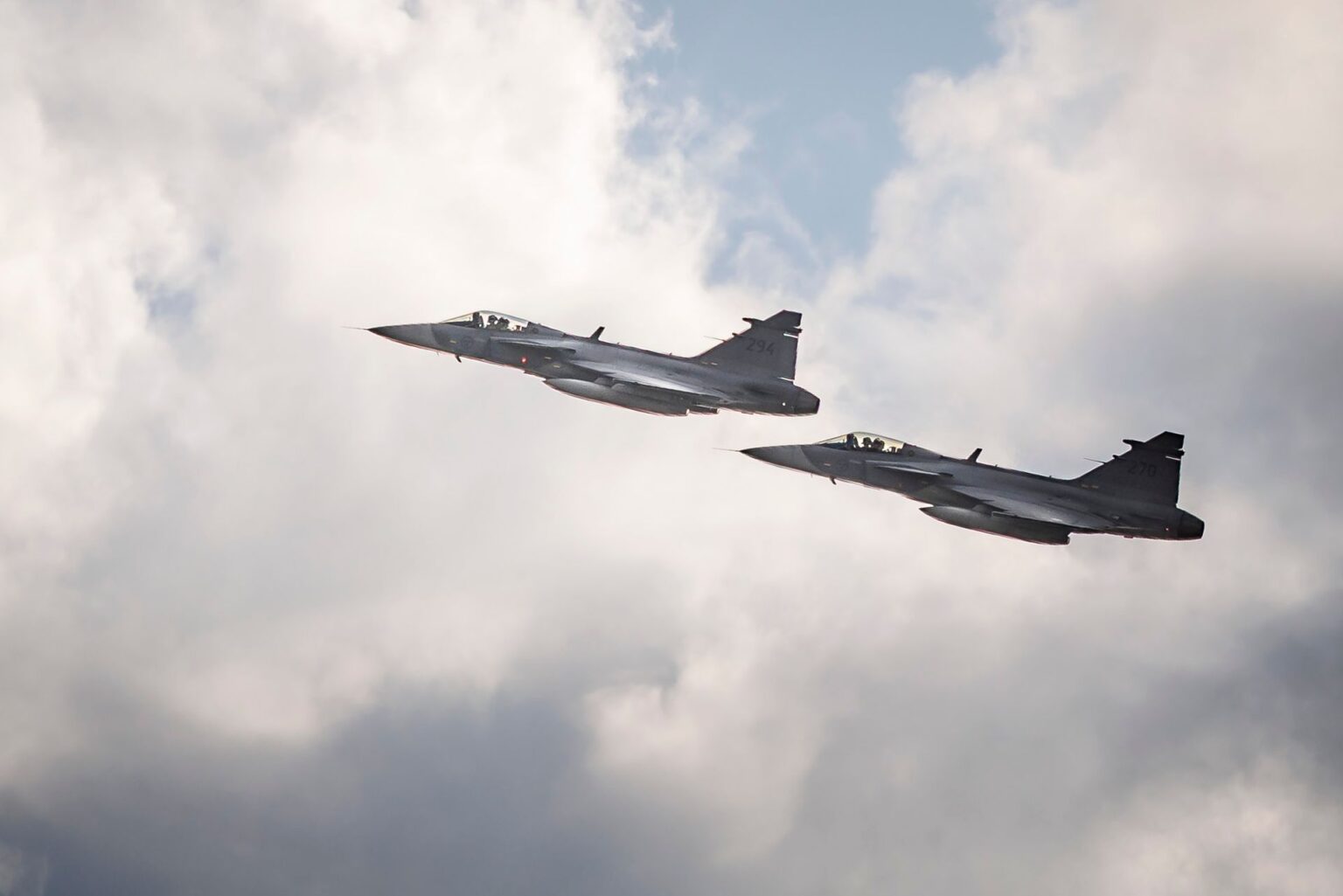 BREAKING: Sweden announces 16 Gripens for Ukraine. Here’s why that’s a big deal KI logo