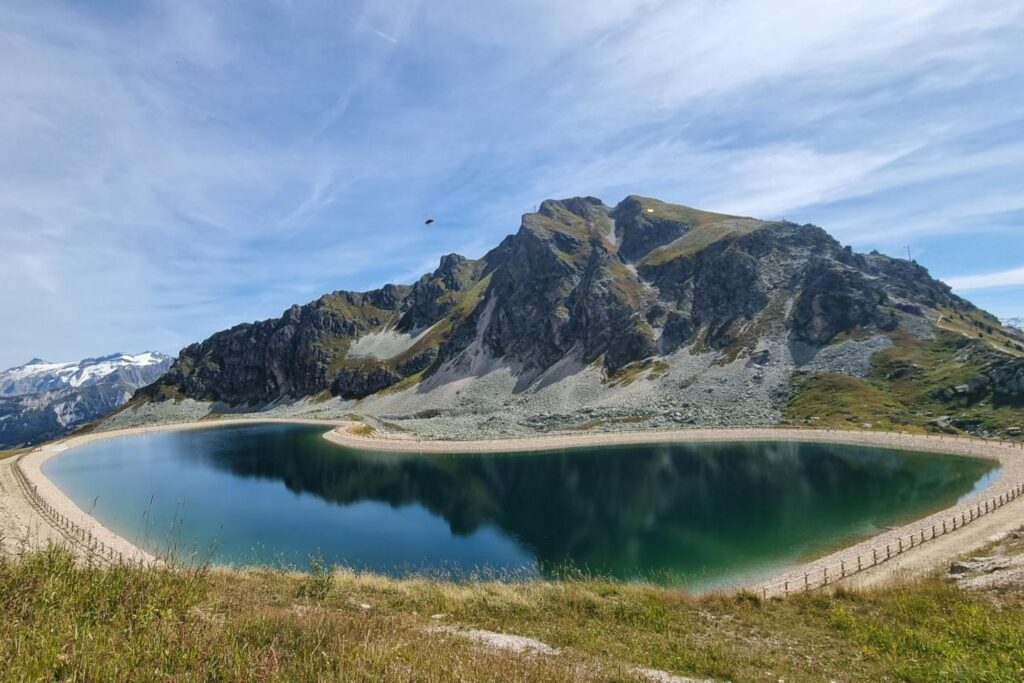 [JO 2030] A gigantic water reservoir above Courchevel is sinking at an alarming speed, prompting the prefect to take emergency measures