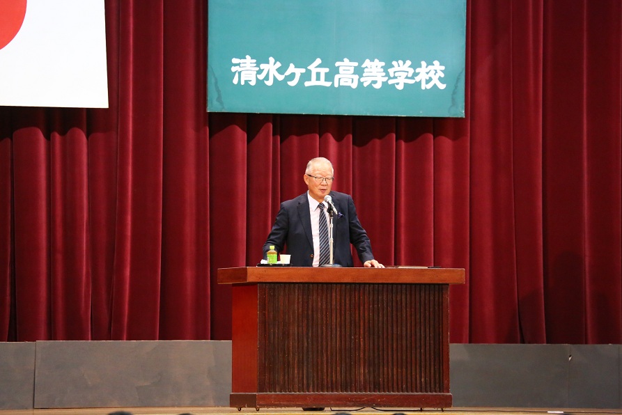 Media Veteran to Students: Hope Comes From the Past Hideaki Ota at Shimizugaoka High School8