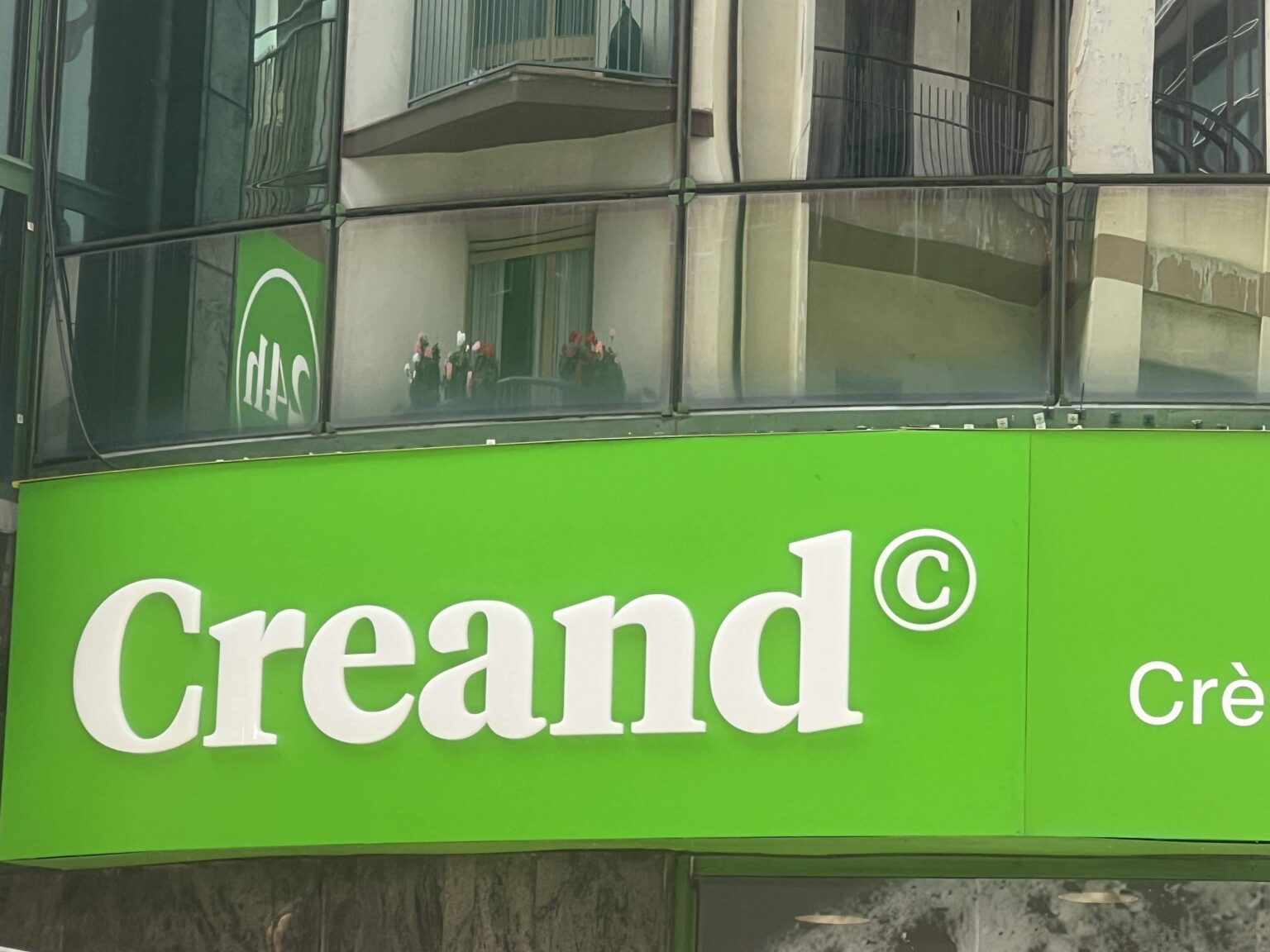Crèdit Andorrà goes to the TC to avoid a fine of 1.45 million resulting from the purchase of Vall Banc