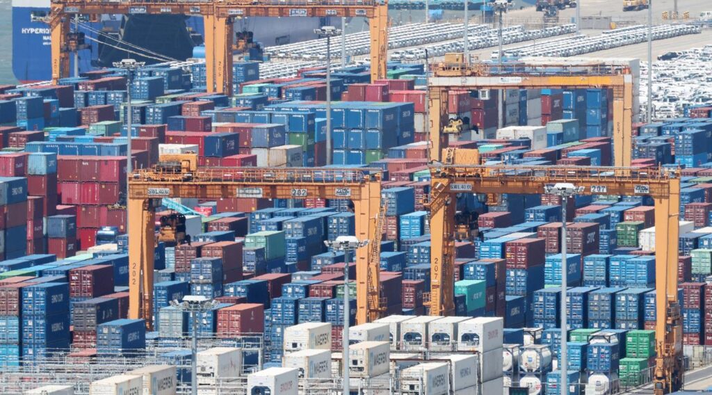 Top 5 companies account for almost 44% of Korea's exports in Q1: Data