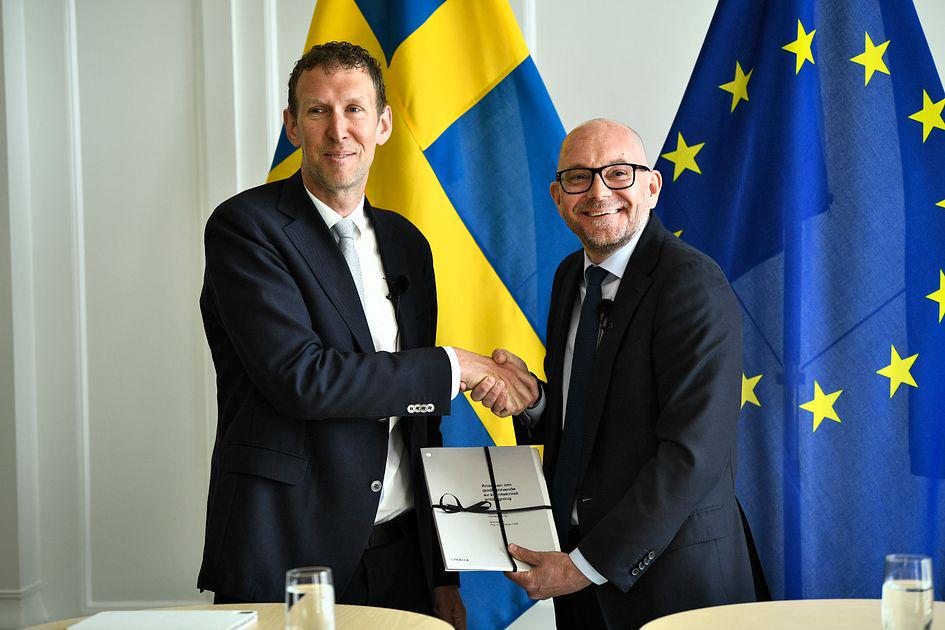 Application: Wants to build six reactors outside Gävle