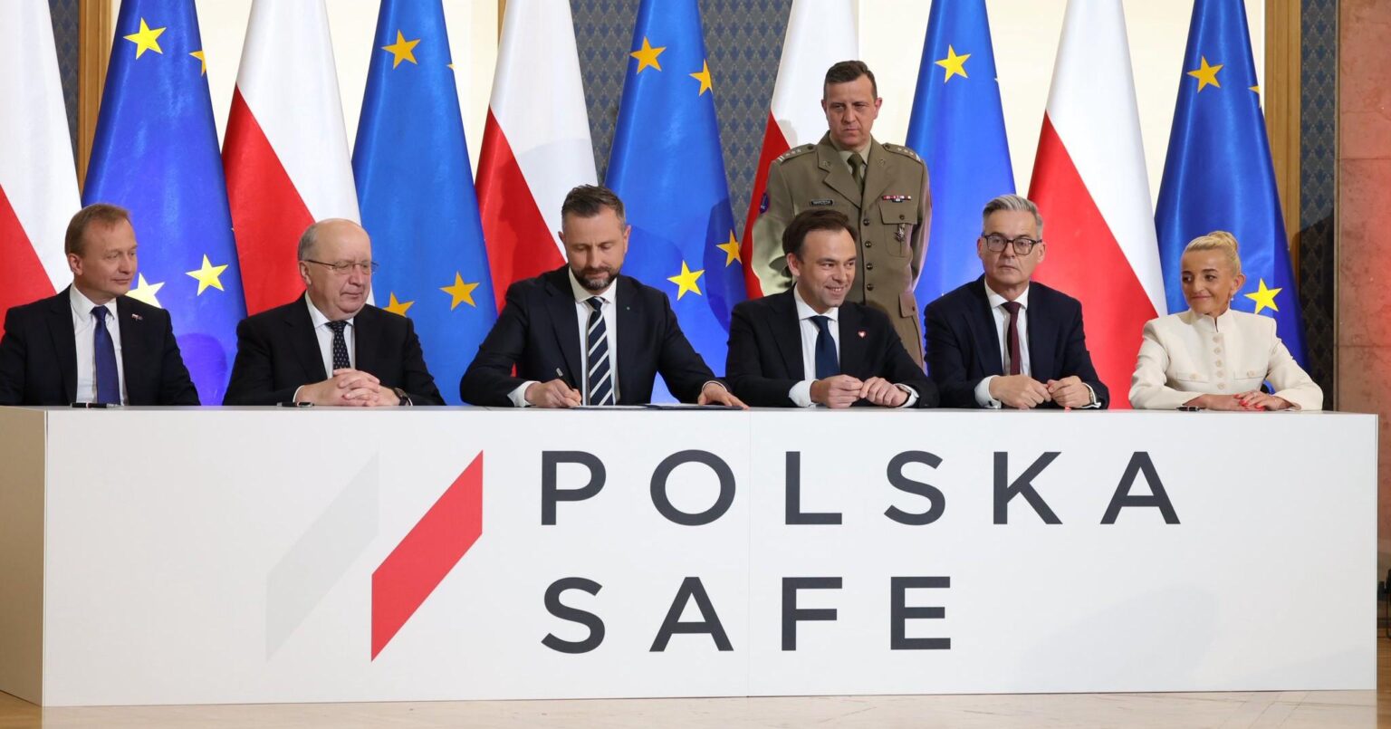 Poland signs agreement with EU for €44 billion in SAFE defence loans