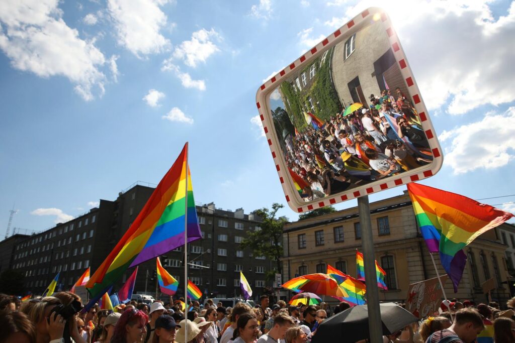 In Poland, the city of Warsaw recognizes for the first time a same-sex marriage concluded in the EU In Poland, the city of Warsaw recognizes for the first time a same-sex marriage concluded in the EU