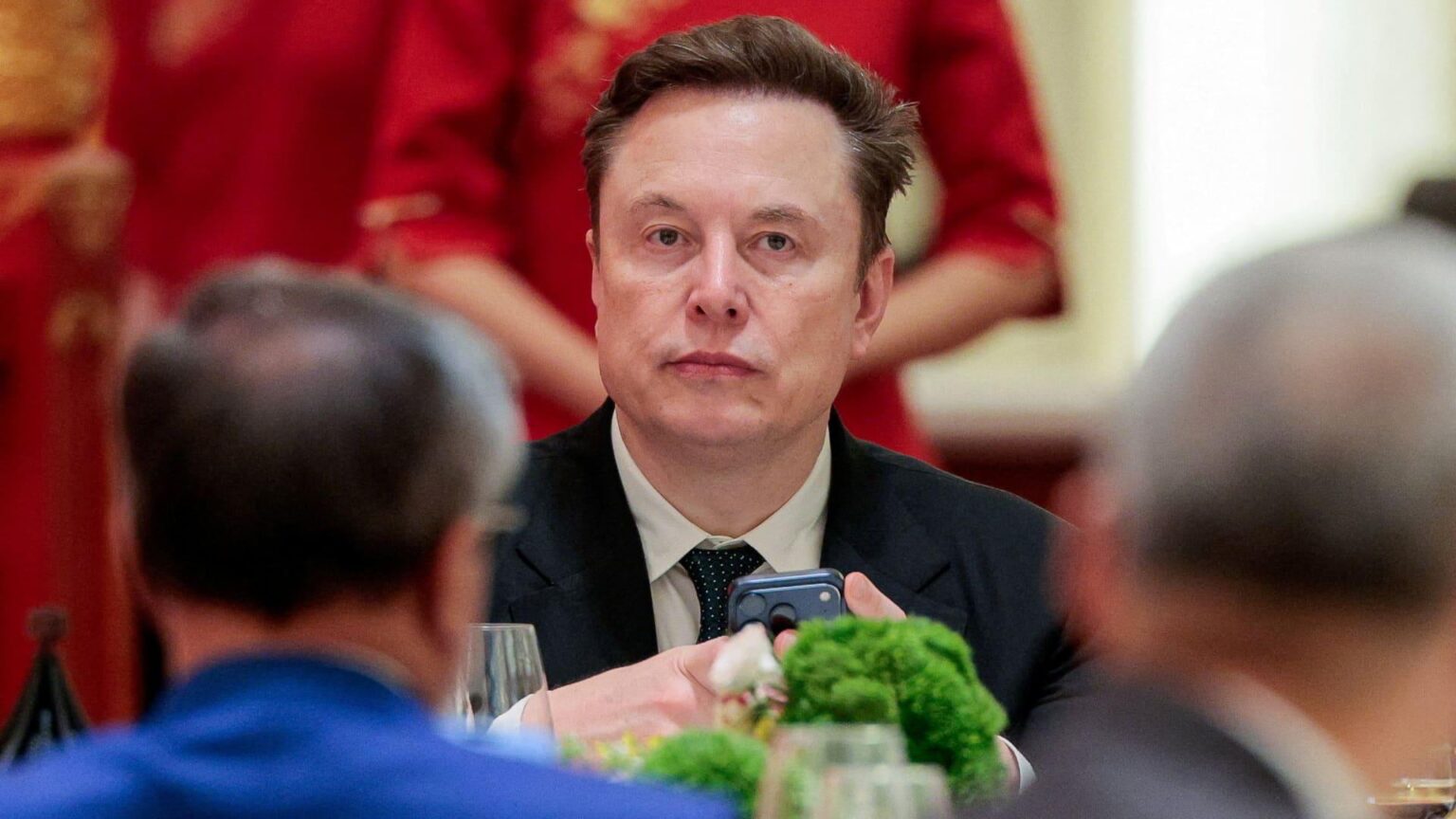 Pentagon spars with SpaceX over Starlink price hike during Iran war