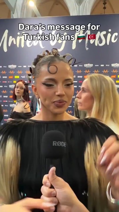 Bulgarian singer Dara, who won Eurovision, thanked Türkiye and announced that her husband is Turkish: "Thank you Turkey. I would like to be there again soon. My husband is also Turkish, so how could I not come..."