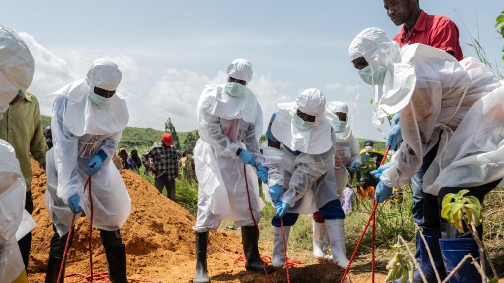Suspected Ebola cases in eastern DR Congo pass 900 as health workers struggle with aid cuts