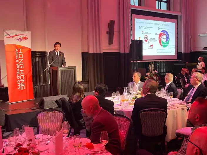 The Secretary for Innovation, Technology and Industry, Professor Sun Dong, attended a dinner reception co-hosted by the Hong Kong Economic and Trade Office in London and the Finland-Hong Kong Business Association in Helsinki, Finland on May 13 (Helsinki time). Photo shows Professor Sun delivering a keynote speech at the dinner reception. Source: HKSAR Government Press Releases