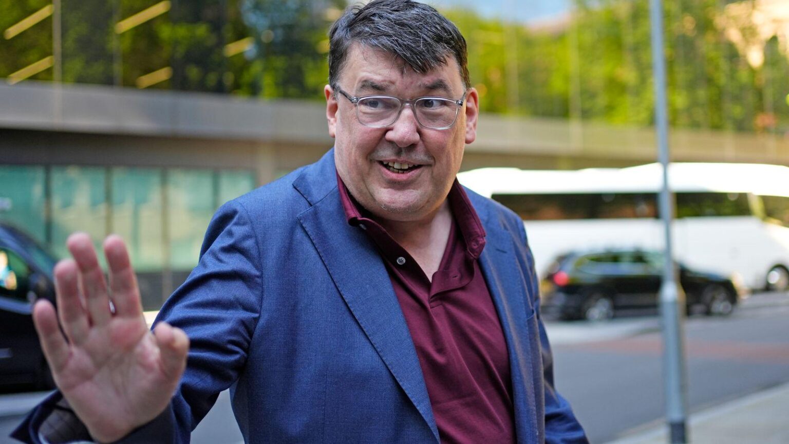 Graham Linehan's conviction for damaging transgender activist's phone overturned