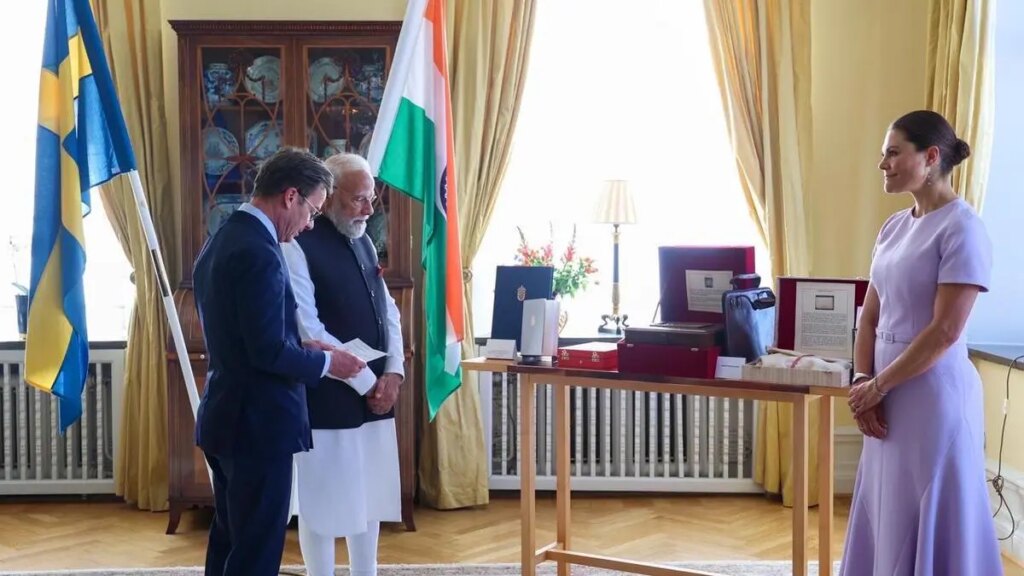 PM Modi and Swedish PM exchange Tagore-themed gifts during Sweden visit PM Modi and Swedish PM exchange Tagore-themed gifts during Sweden visit