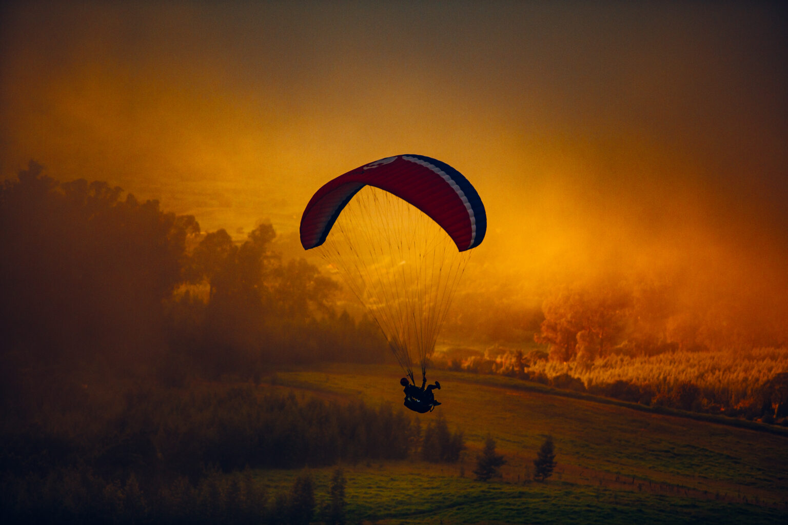 Cessna Strikes Paraglider Over Austrian Alps Cessna Strikes Paraglider Over Austrian Alps