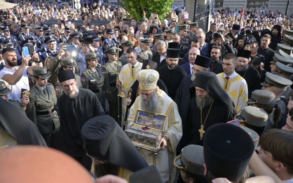 SOC BROUGHT A DECISION: Money contributed to the Sash of the Most Holy Mother of God will be sent to Serbian families in Kosovo!