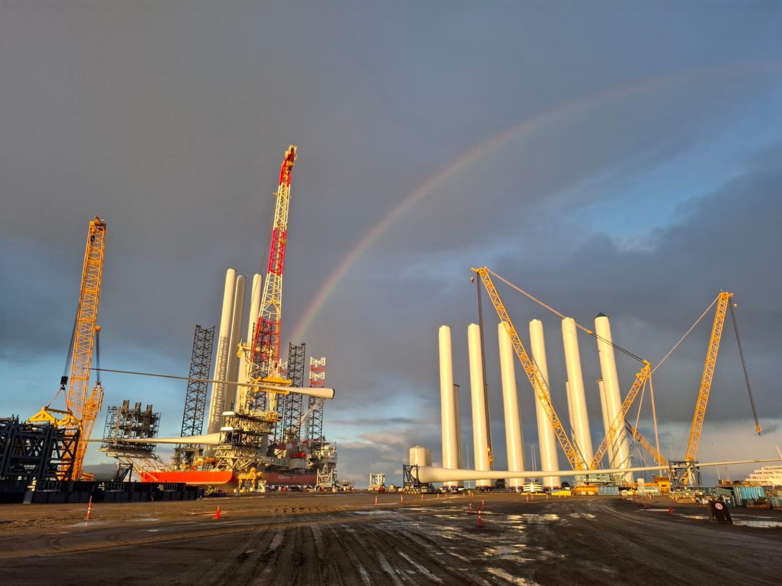 Sarens deploys heavy-lift fleet for Baltic Power turbine pre-assembly in Denmark Sarens deploys heavy-lift fleet for Baltic Power turbine pre-assembly in Denmark
