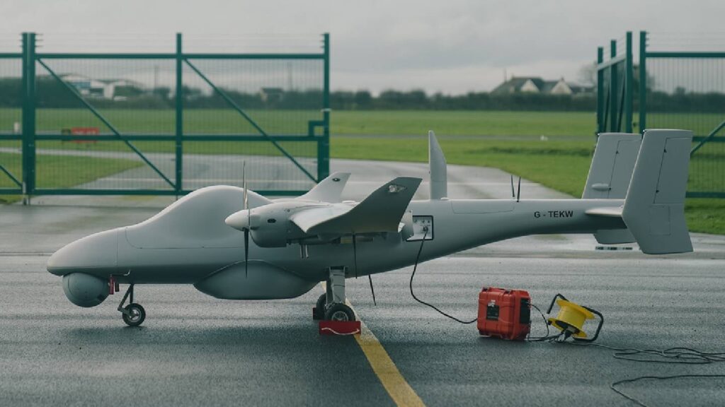 UK selects four partners for Apache helicopter drone wingmen project UK selects four partners for Apache helicopter drone wingmen project