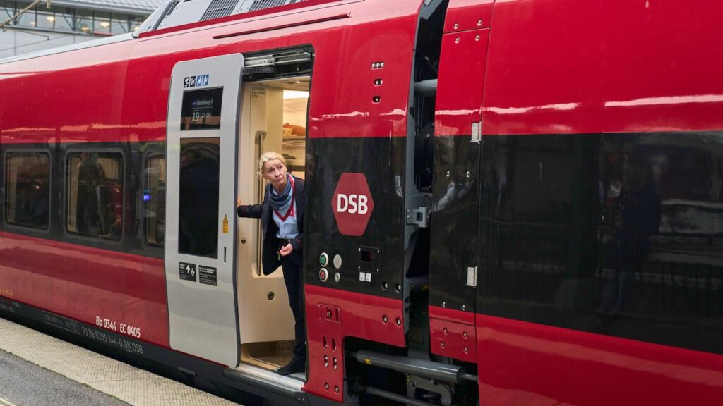 Soon you will be able to buy one train ticket, which applies to travel throughout Europe - It will be much simpler to travel by train in Europe in the future. New ticket system must make it possible to buy one ticket that is valid for an entire journey in Europe.