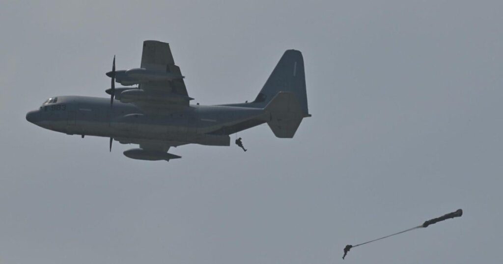 U.S. military pushes ahead with parachute training at Kadena Air Base, ignoring calls for cancellation from Okinawa Prefecture and local governments near the base