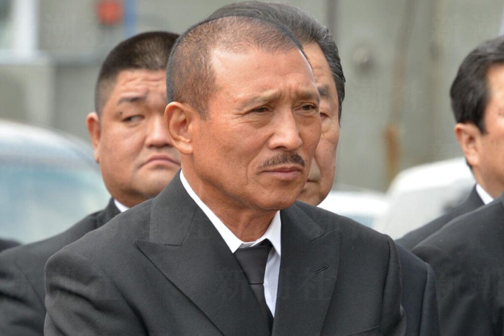 Yakuza membership has declined so much that the Tokyo Metro Police have closed their Organized Crime Control Department; Yamaguchi-Gumi Yakuza newsletter proclaims, "The police will go easy on the yakuza from now on...Spring has finally arrived"