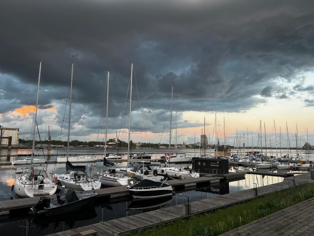 Strong winds and thunderstorms still expected in Latvia on Thursday
