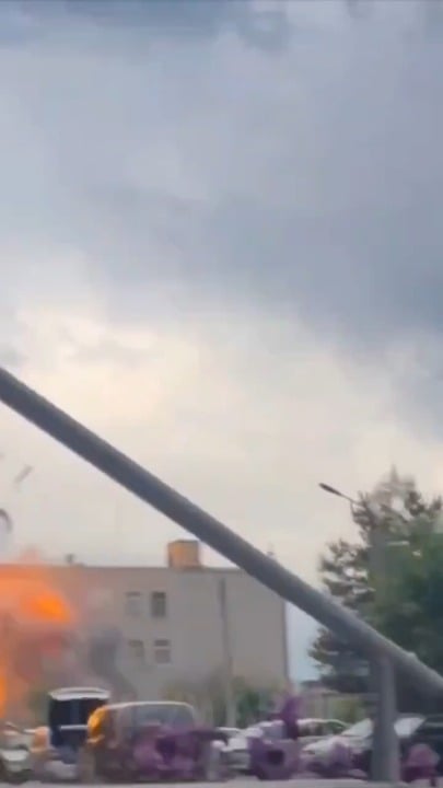 Ukrainian HIMARS rocket reportedly arrived at russian military barracks in Borisovka, Belgorod region. 23.05.2026