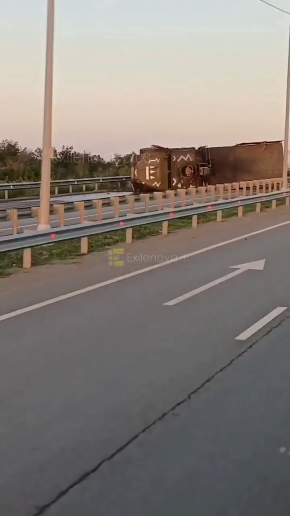 Another russian convoy on a highway got hit by middle strike drones [May 2026]