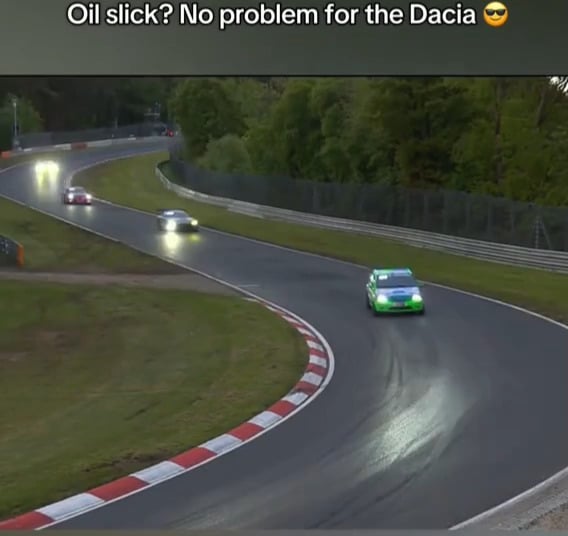 "Dacia, star in the 24-hour race! A Logan is the surprise attraction on the Nurburgring! The Romanian car shares the circuit with Max Verstappen" 3