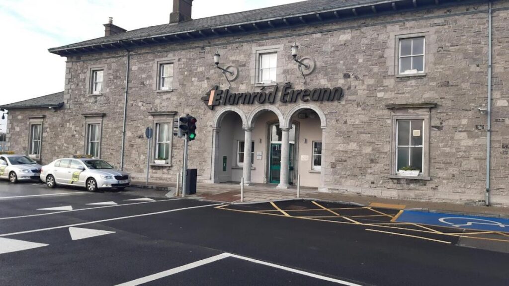 Two arrests after “unacceptable” abusive behaviour on bus to Athlone
