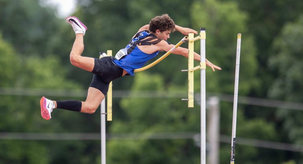 Pictures: Class 4-5 State Track, Day 2 – Ozarks Sports Zone
