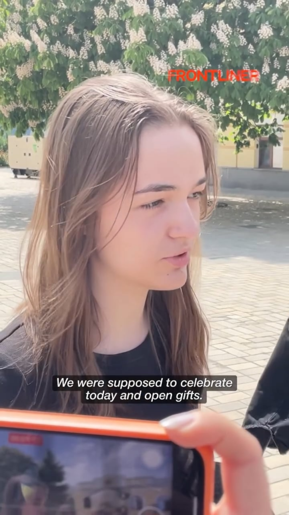 Ukrainian teenager at the funeral of her friend and friend's younger sister — "This should not be happening. Hear me!"