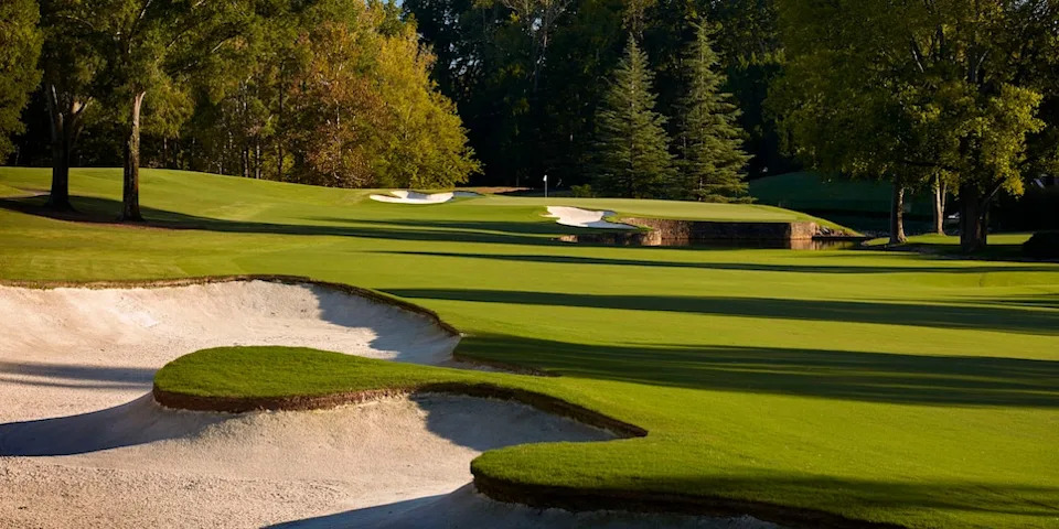 /content/dam/images/golfdigest/fullset/2021/5/quail hollow bunkering hero.jpg