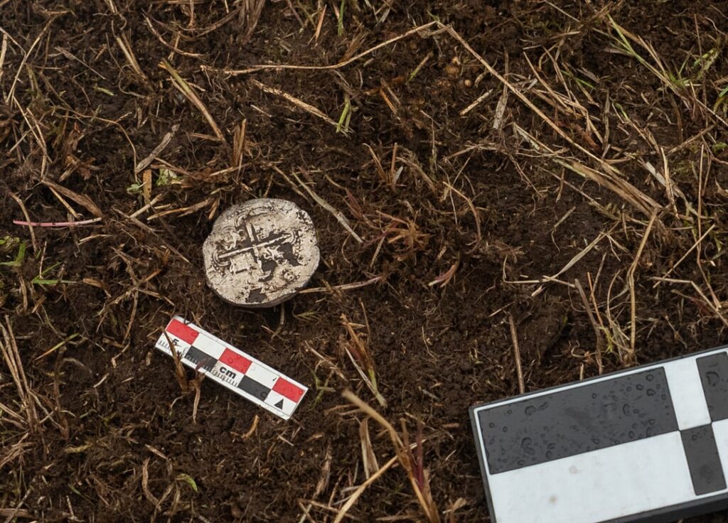 Spanish coin buried in 1584 found in Patagonia