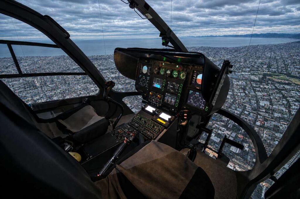 EC135 helicopter simulator. - Indra.