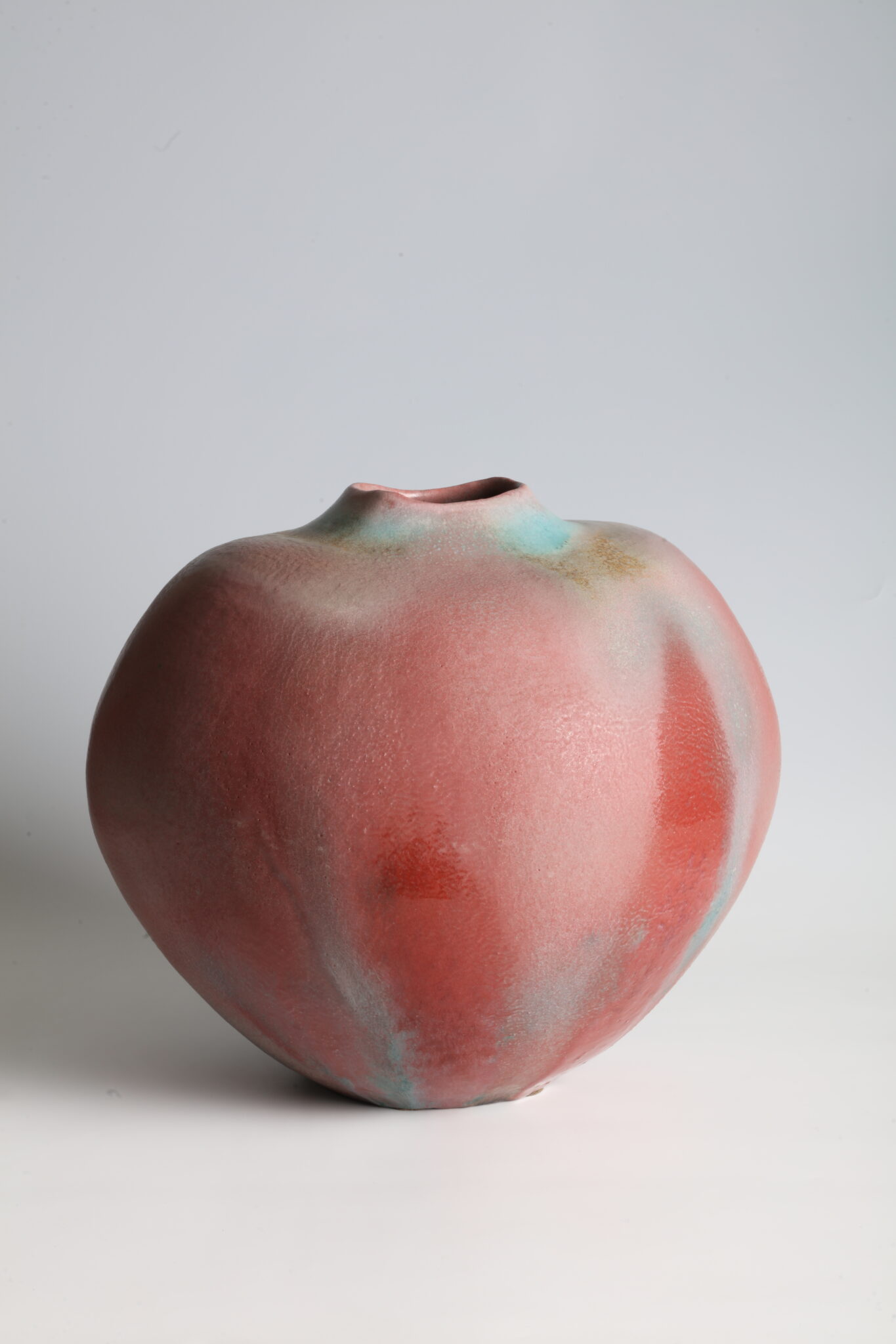 Katō Toyohisa, “Flask with Red Maple Glaze,” 1993. Glazed stoneware.