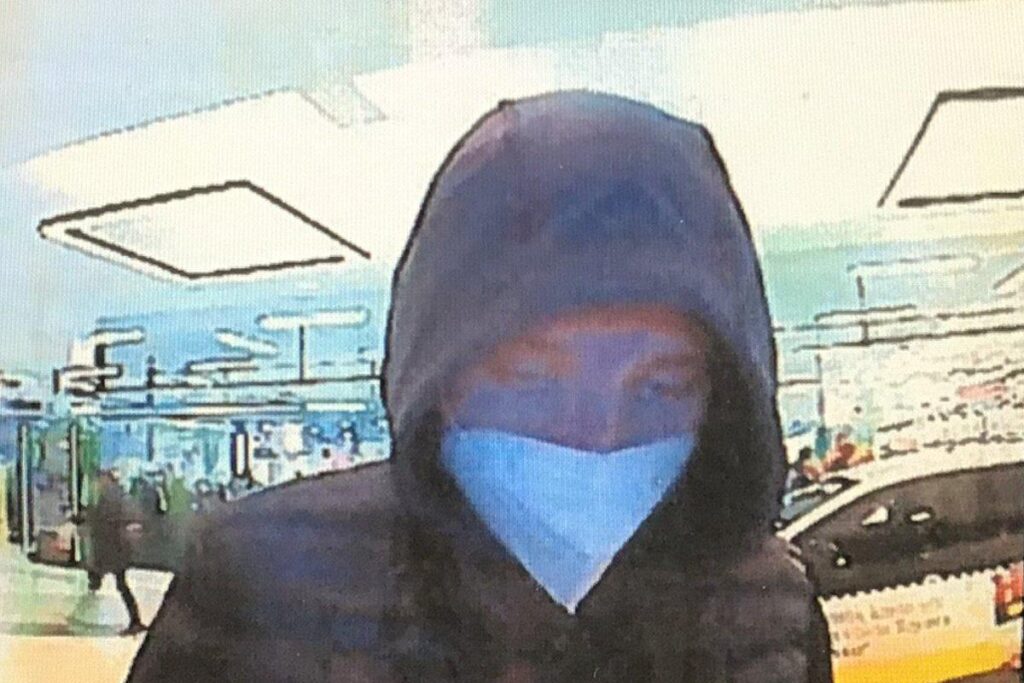 The police had known about the young money mule for months. Yet another half million euros were defrauded from people
