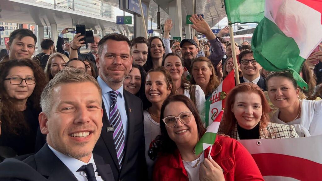 Dávid Vitézy escaped from the presidential visit to observe the management of Austrian trains