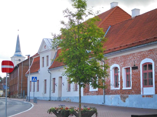 Has everyone gone to Estonian Valga? Latvian Valka is drowning in debt