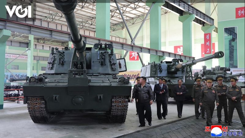 Kim Jong-un Praises North Korea-Made 155mm Self-Propelled Howitzer, Can it Reach Seoul? Kim Jong-un Praises North Korea-Made 155mm Self-Propelled Howitzer, Can it Reach Seoul?