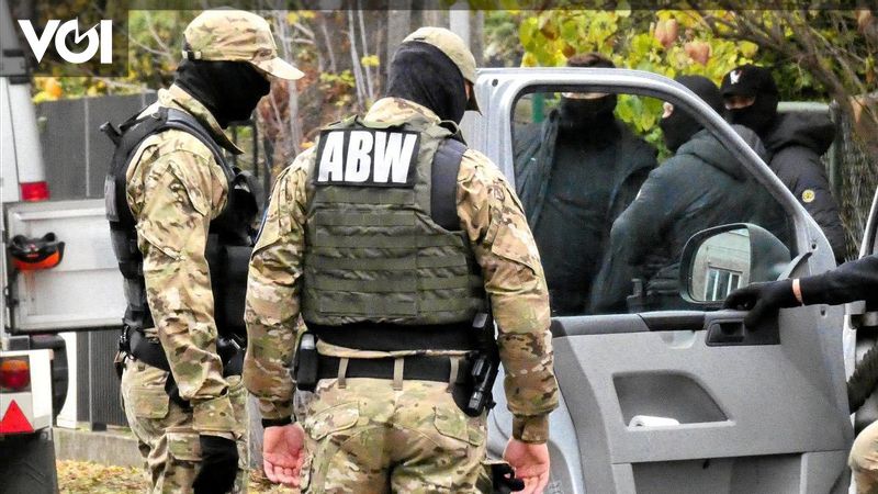 Poland Detains Three of Its Citizens Allegedly Russian Spies Poland Detains Three of Its Citizens Allegedly Russian Spies