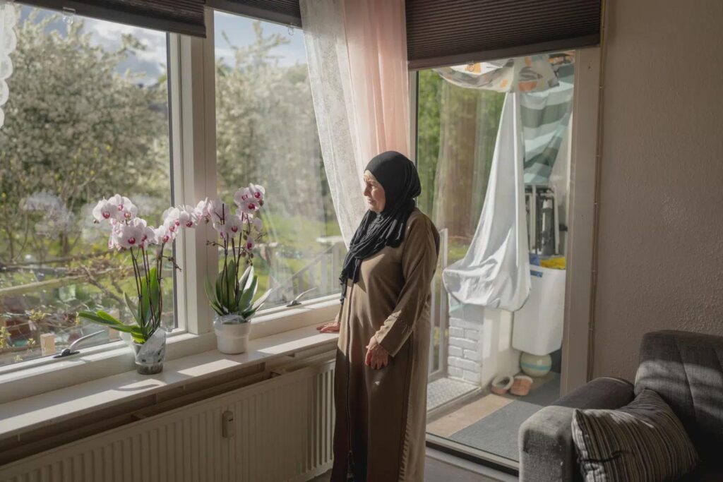 They were allowed to buy townhouses at well below market value. Now migrants tell about their first four years in Tingbjerg They were allowed to buy townhouses at well below market value. Now migrants tell about their first four years in Tingbjerg