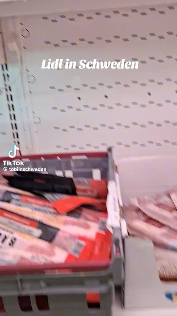 Looks like Poli is so popular in Sweden that they have to keep him under protection