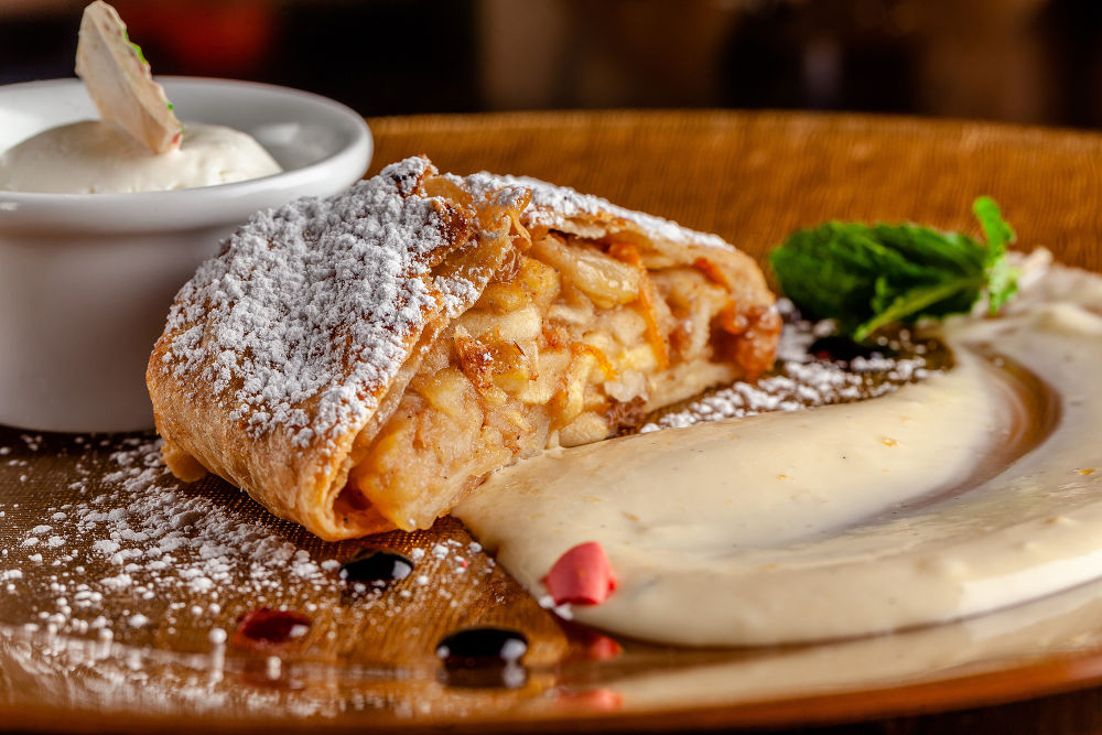 strudel Austrian food