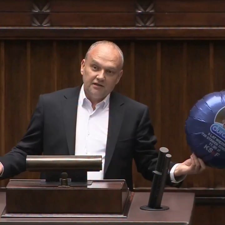 Polish politician sent baloon in parliament