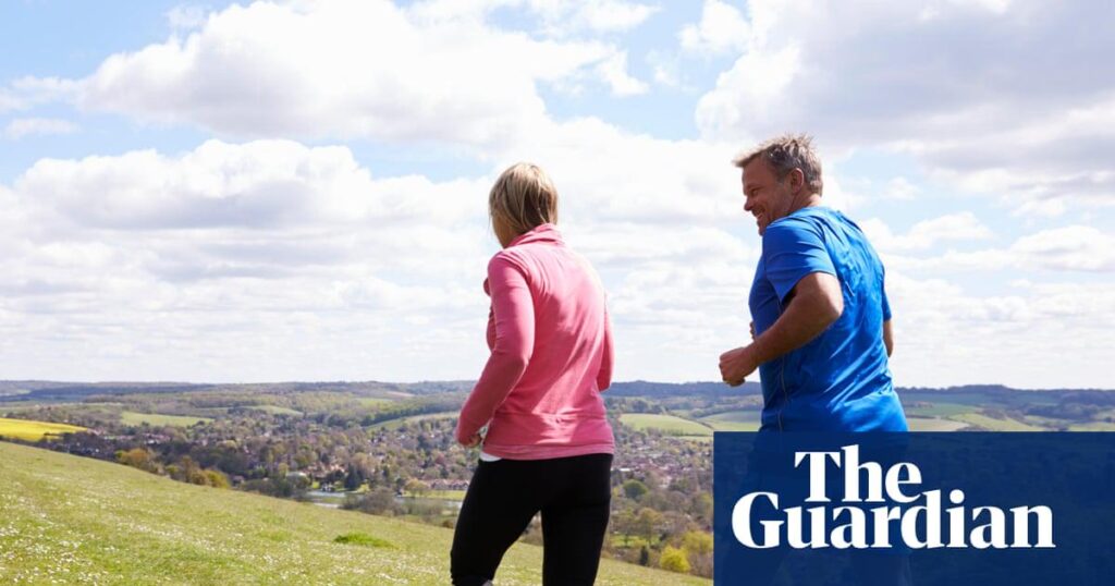 Experts call for UK four-day week as study links long work hours to obesity