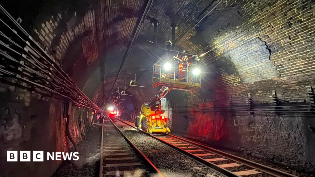 Severn Tunnel shuts for weeks with train passengers warned of disruption The entrance to the English end of the Severn Tunnel