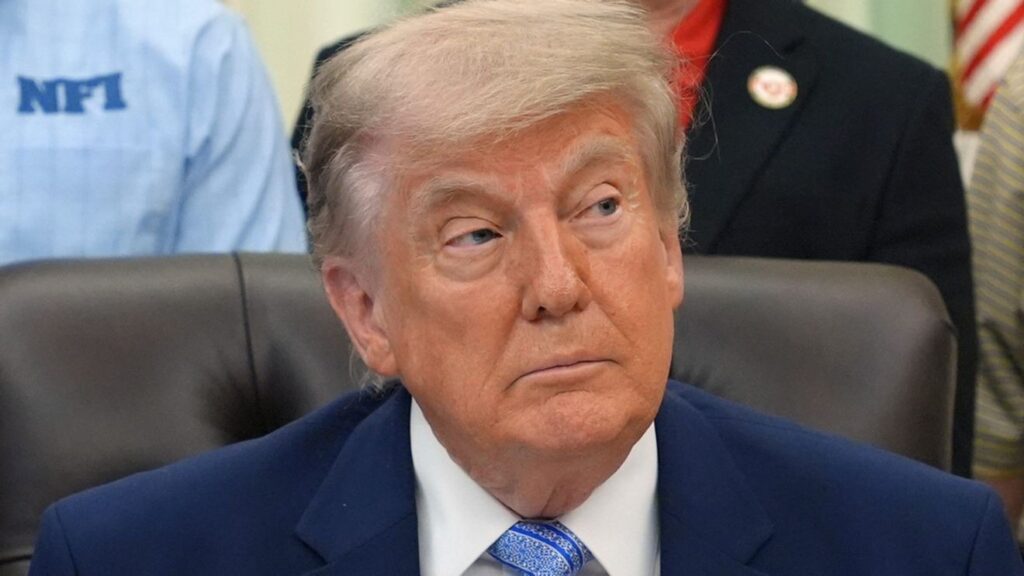 Trump sending 5,000 troops to Poland following scrapped Army deployment station icon